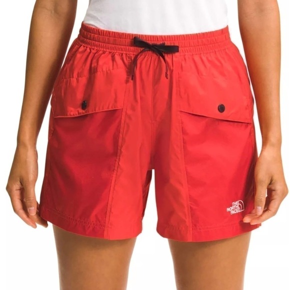 North Face‎ Red Shorts Size Small NWT - Picture 1 of 7